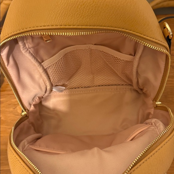 Poppy & Peonies Camel Backpack on the fly mini - Picture 3 of 3